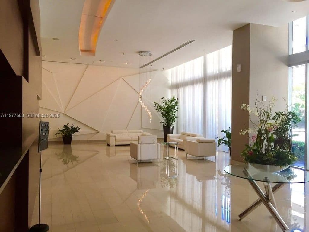 2-bedroom Condo — 1111 SW 1st Ave APT 1823