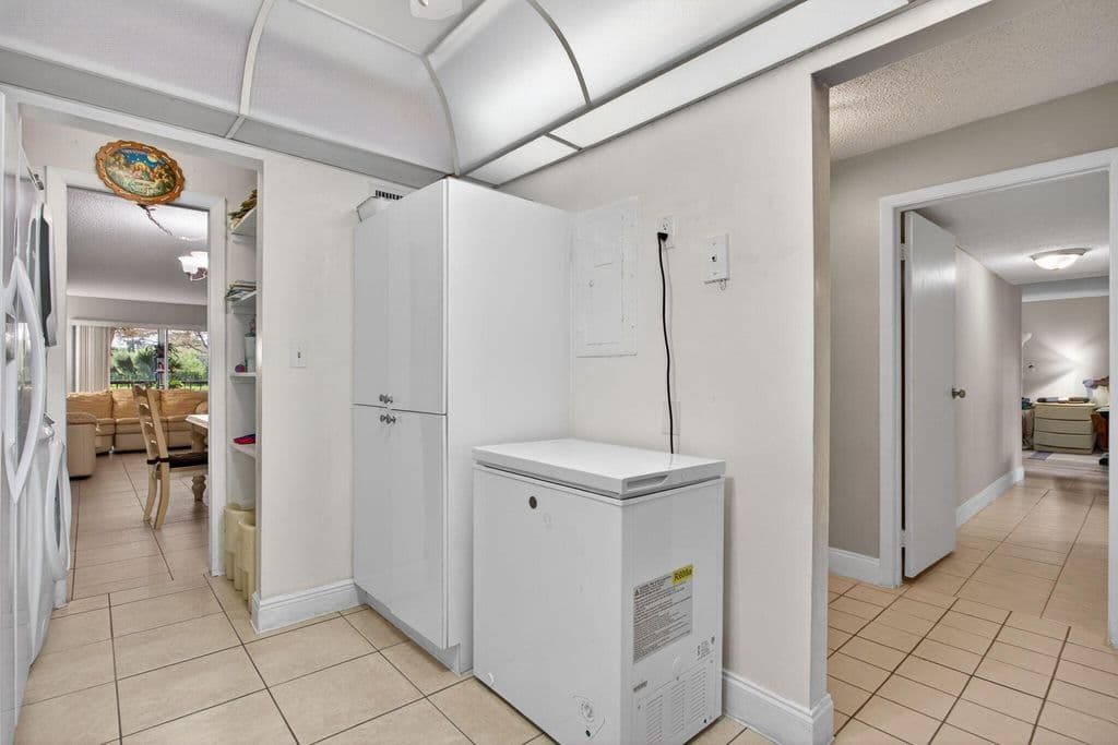 3-bedroom Condo — 5900 NW 44th Street #115