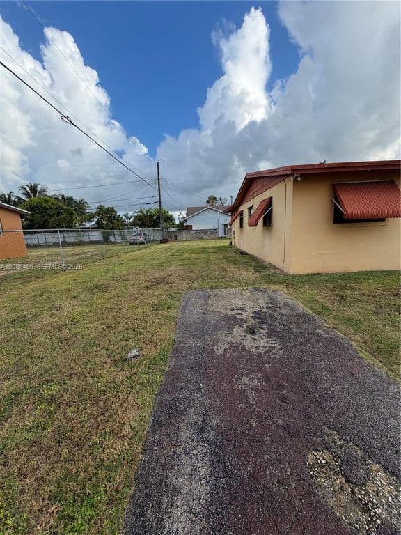 3+1 Müstakil ev — 10701 SW 149th St