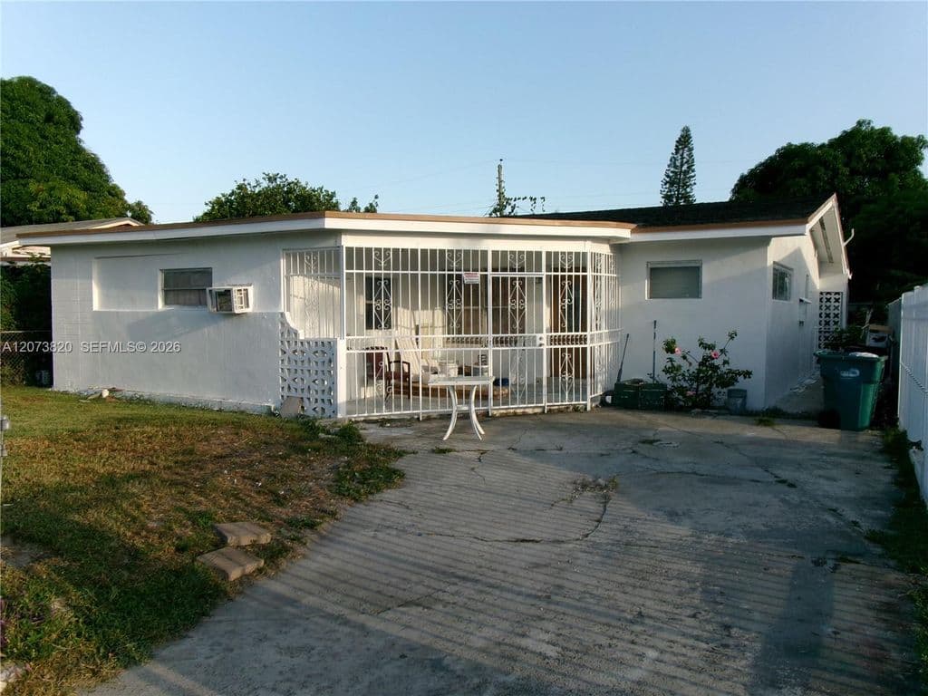 4-bedroom Single-Family Home — 864 NW 116th St