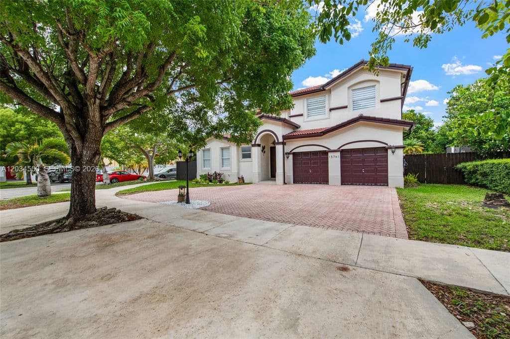 4-bedroom Single-Family Home — 15761 SW 59th Ter