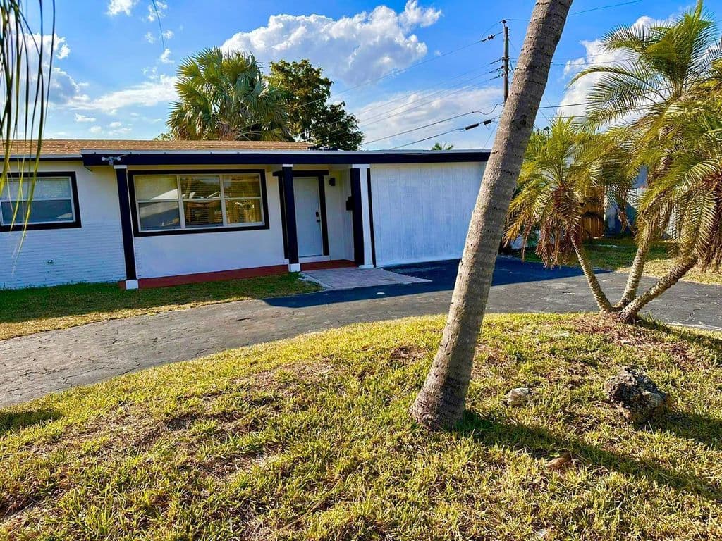 4-bedroom Single-Family Home — 601 NW 38th Street