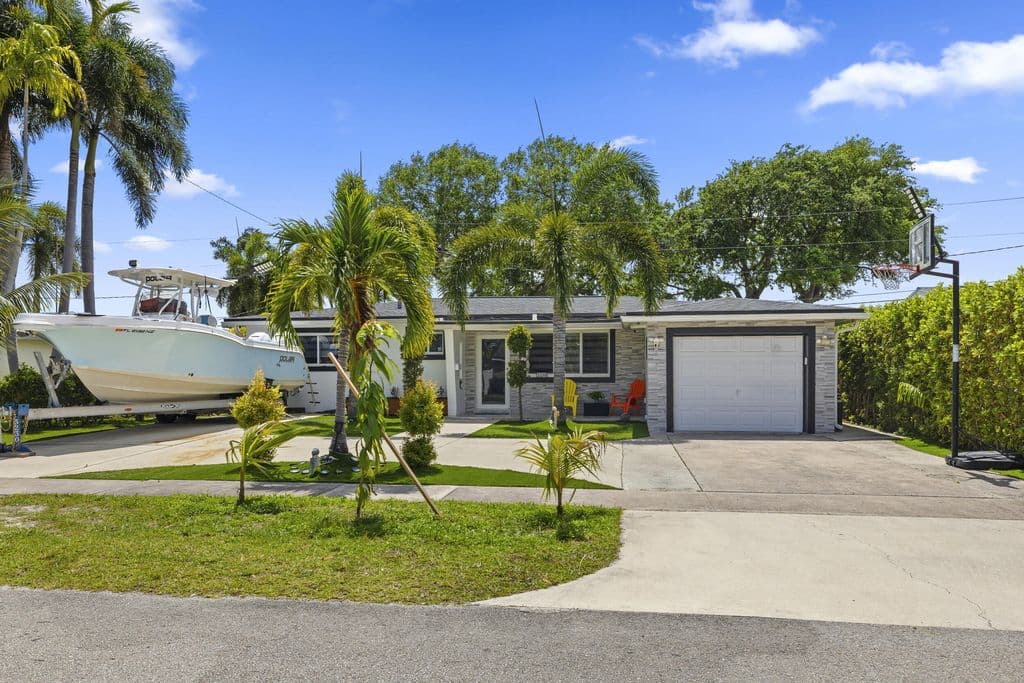 4-bedroom Single-Family Home — 3230 ROOSEVELT Street