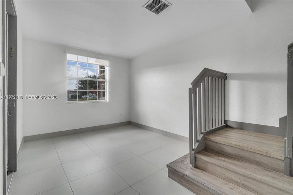 3+1 Mülk — 1720 NE 33rd Ave #1045