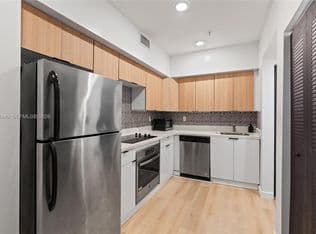 2-bedroom Condo — 810 7th St Unit 102, Miami Beach, 33139