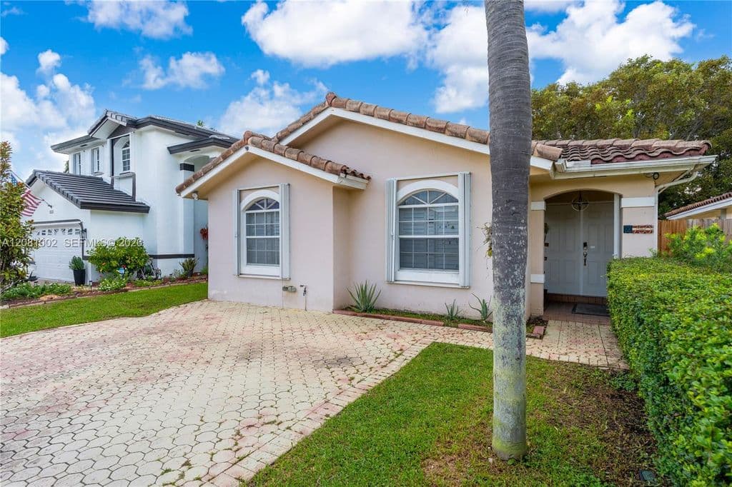 3+1 Müstakil ev — 7501 SW 108th Ave