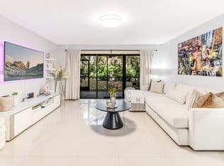 2+1 Condo — 601 Ives Dairy Rd, Miami, 33179