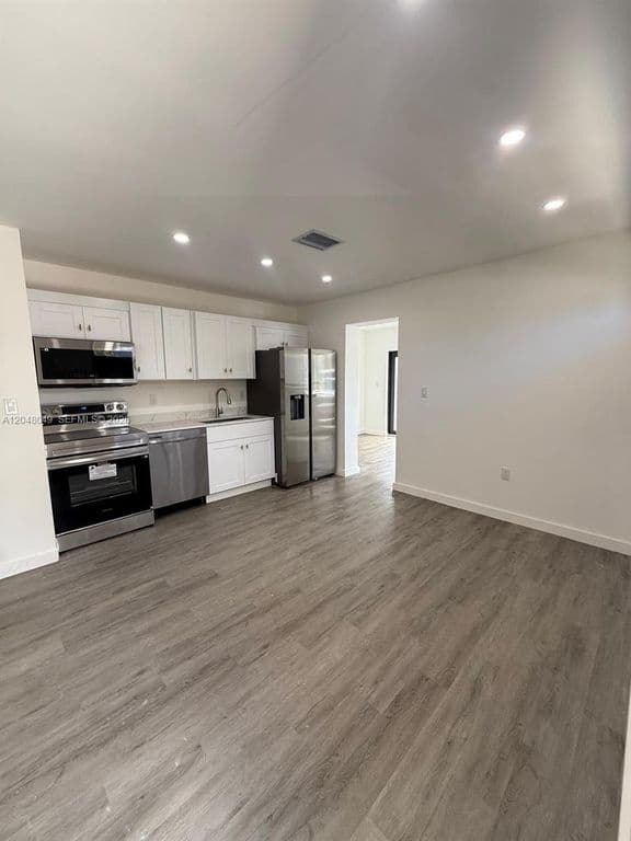 3+1 Müstakil ev — 2530 NW 14th Ct