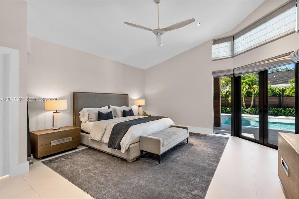 5+1 Müstakil ev — 10040 SW 124th St