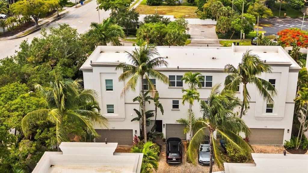 2-bedroom Property — 725 SW 4th Avenue