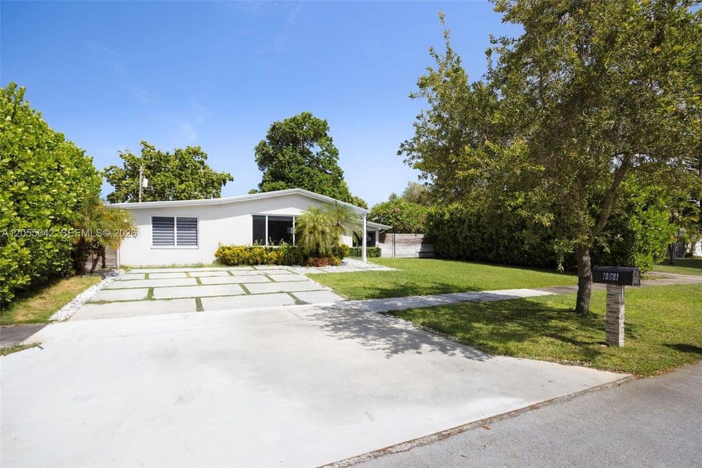 4-bedroom Single-Family Home — 18681 Belview Dr