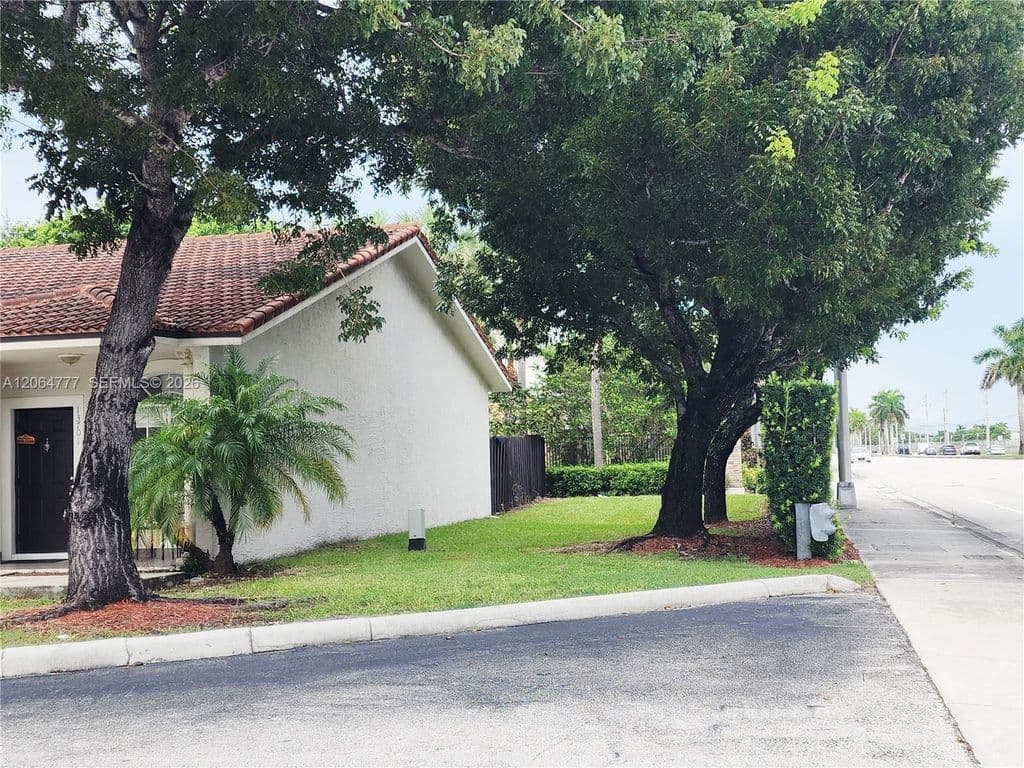 3+1 Mülk — 13701 SW 169th Ter