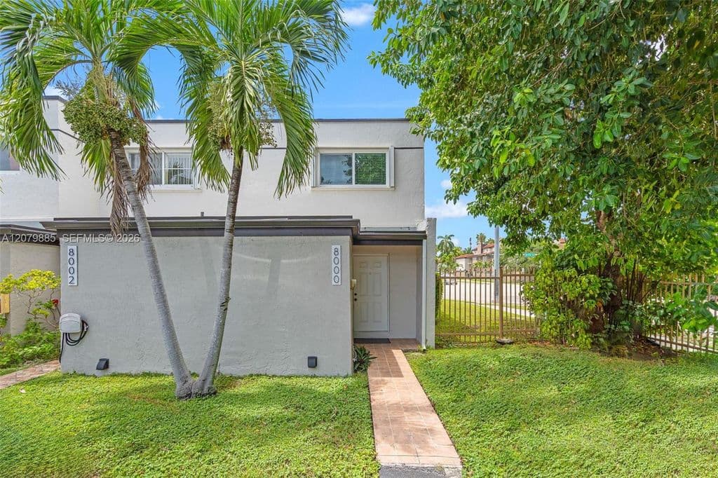 2-bedroom Property — 8000 SW 151st Ct #614
