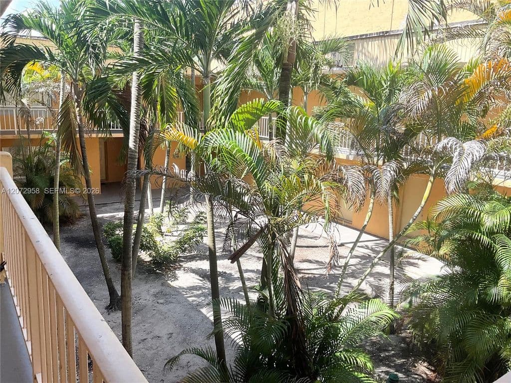 2+1 Condo — 17901 NW 68th Ave APT T207