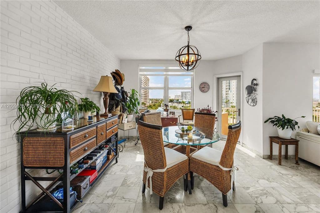 2-bedroom Condo — 1950 S Ocean Dr APT 5F