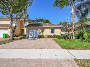 3-bedroom Townhouse — 5361 NW 90th Avenue, Fort Lauderdale, 33351