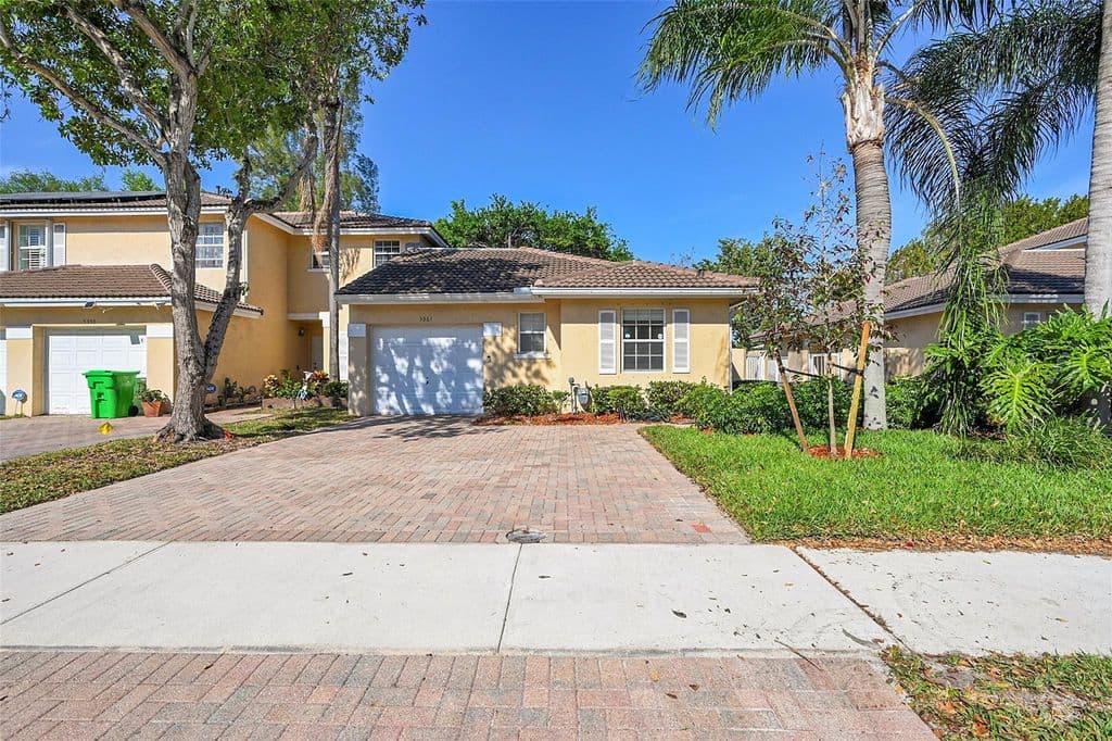 3+1 Mülk — 5361 NW 90th Avenue