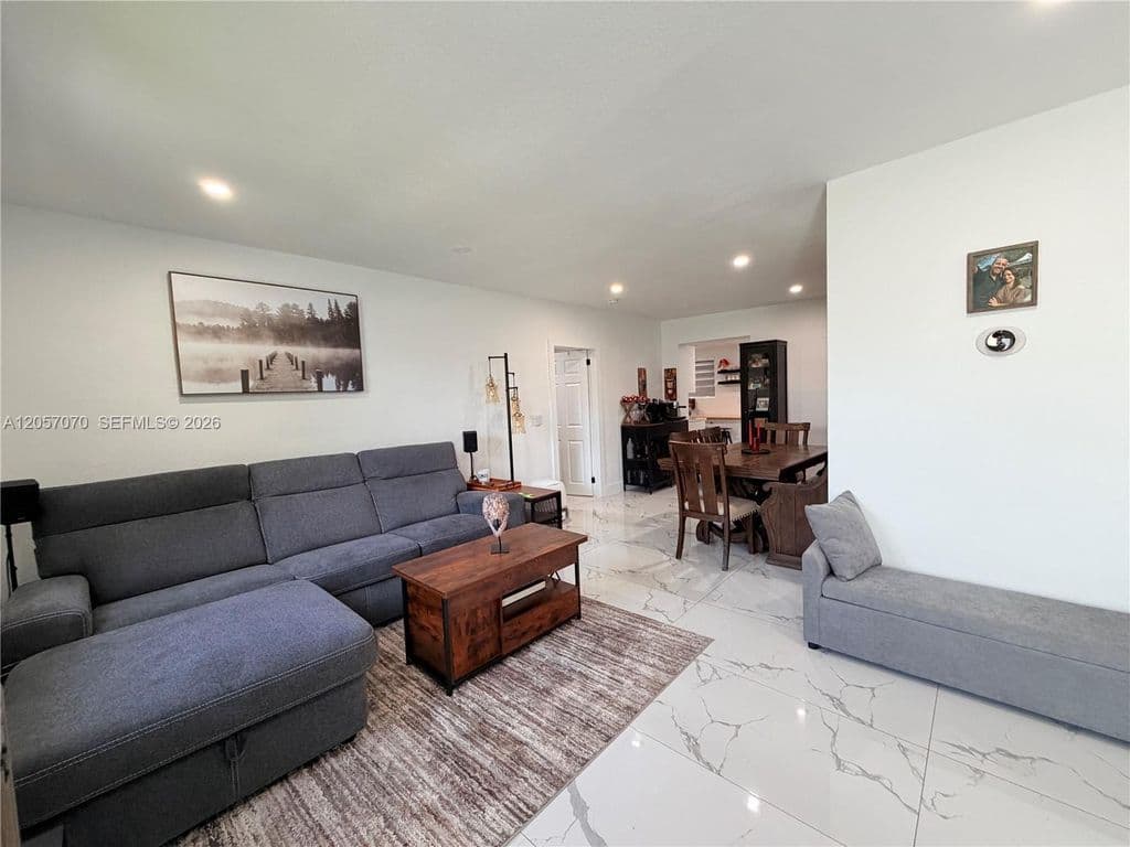 3+1 Müstakil ev — 8321 SW 46th St