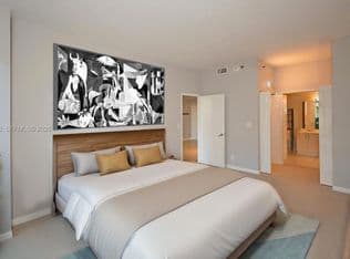 2+1 Condo — 3300 NE 192nd St APT 111, Aventura, 33180