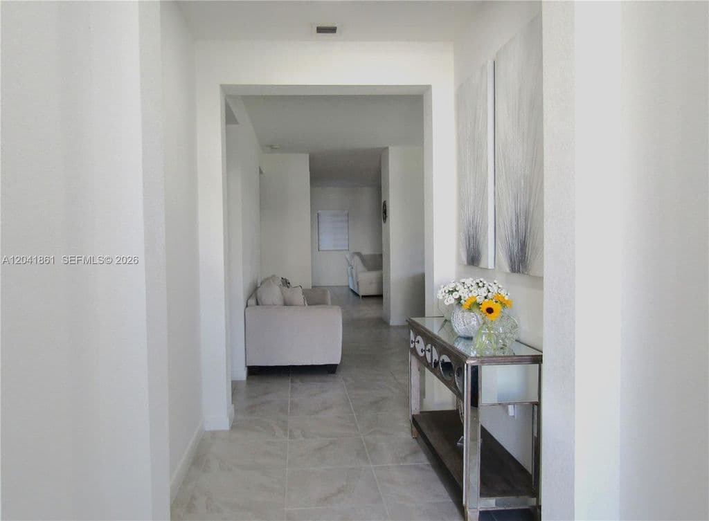 4-bedroom Single-Family Home — 16825 SW 109th Pl