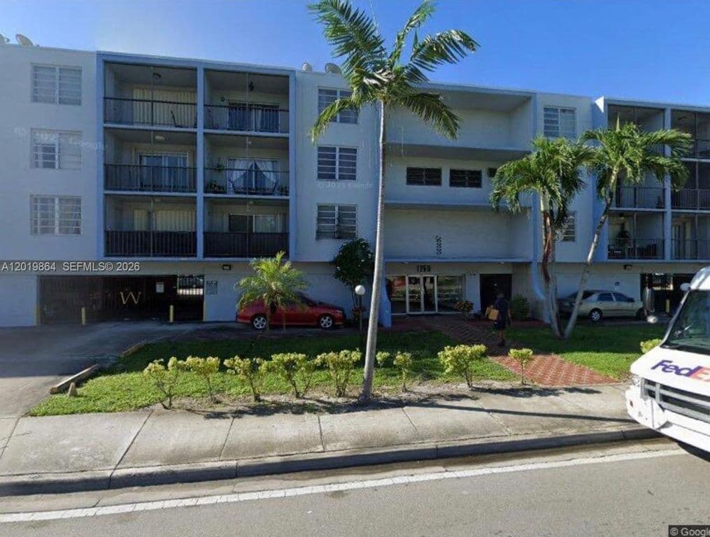 2-bedroom Condo — 1250 NE 125th St APT 317A