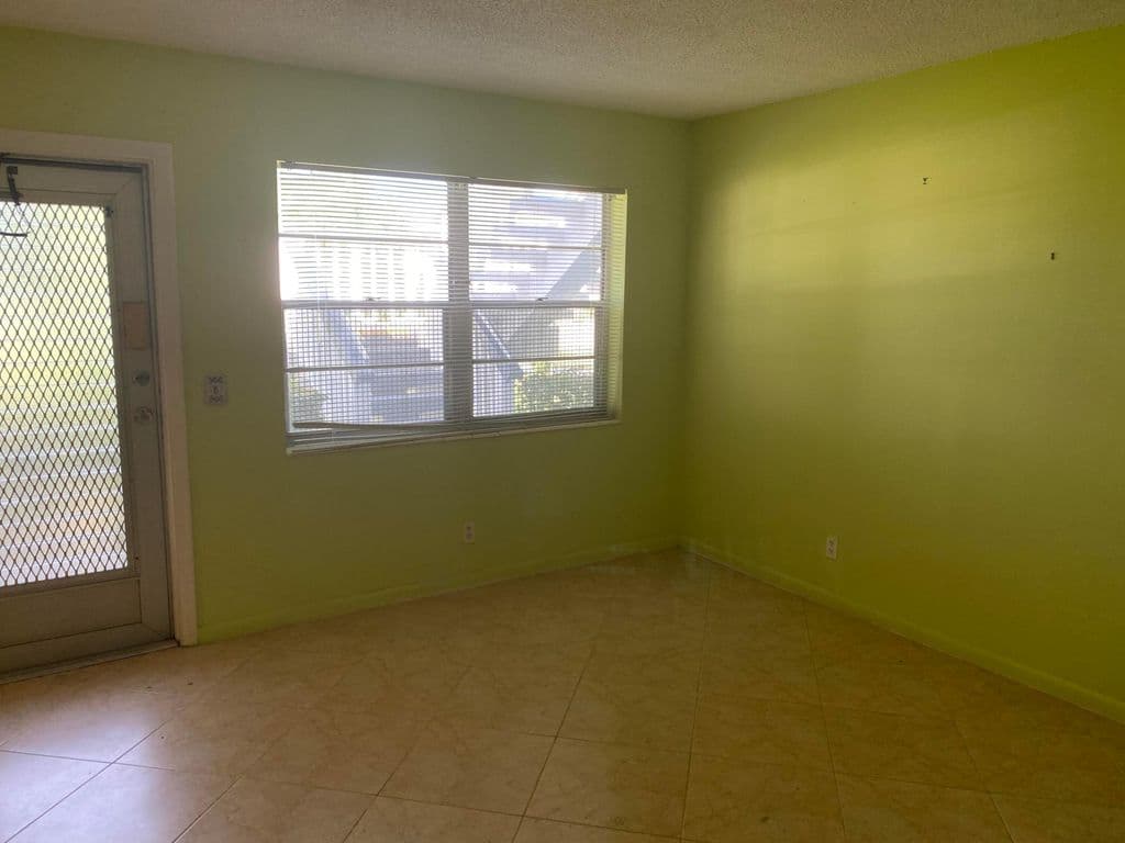 2+1 Condo — 95 CAMBRIDGE E #95