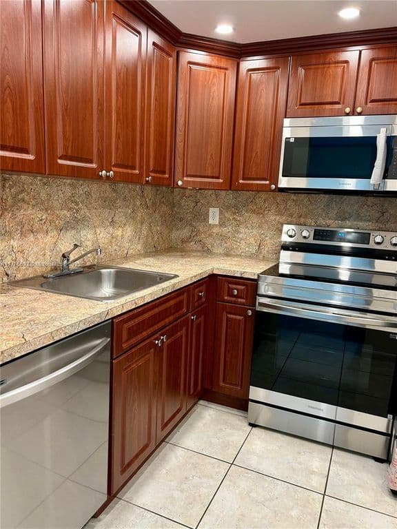 2-bedroom Condo — 484 NW 165th Street Rd APT A316