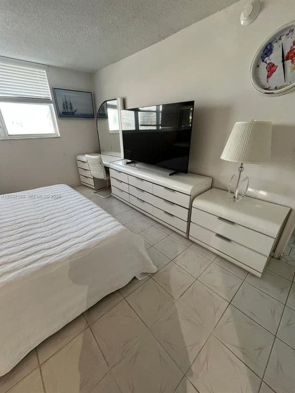 2+1 Condo — 211 S Ocean Dr APT 204