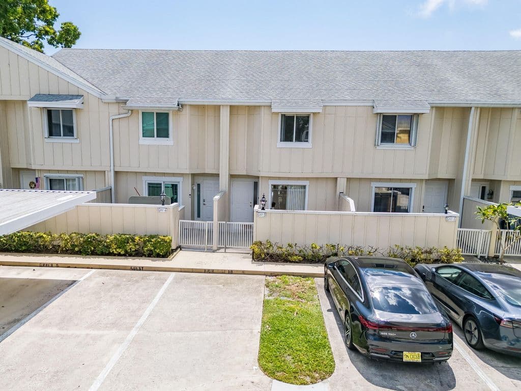 2-bedroom Property — 6207 Riverwalk Lane #5