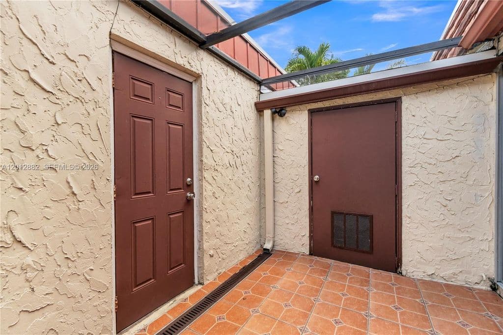 2+1 Condo — 9820 NW 65th Ct #B13