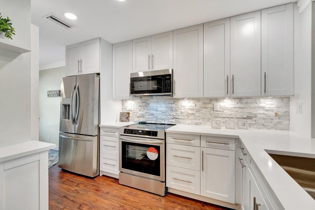 2-bedroom Condo — 5770 PRINCESS PALM Court #F
