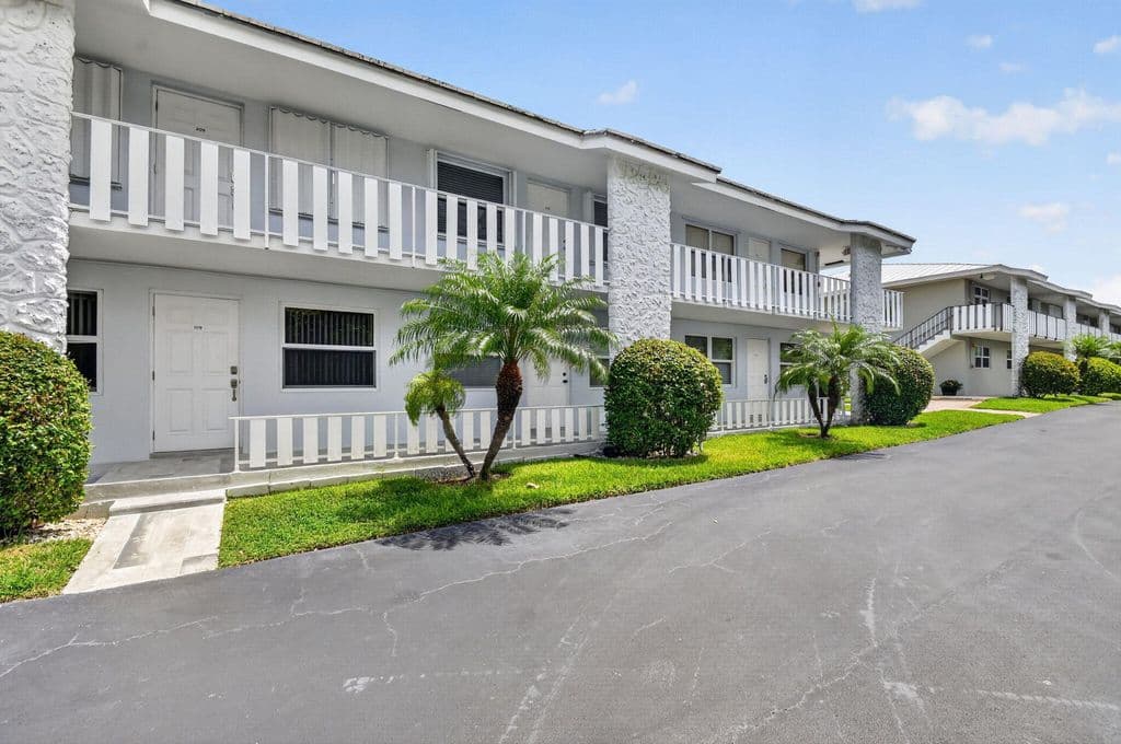 1+1 Condo — 5520 N Ocean Boulevard N #110