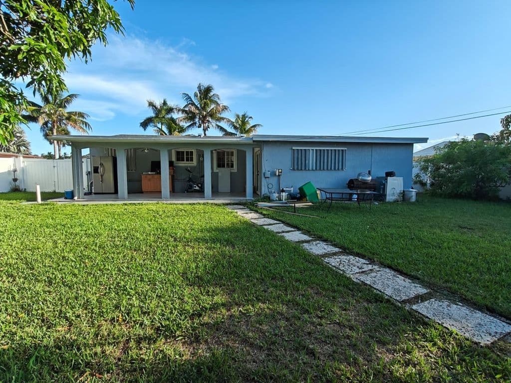 4-bedroom Single-Family Home — 324 Mid Pines Road