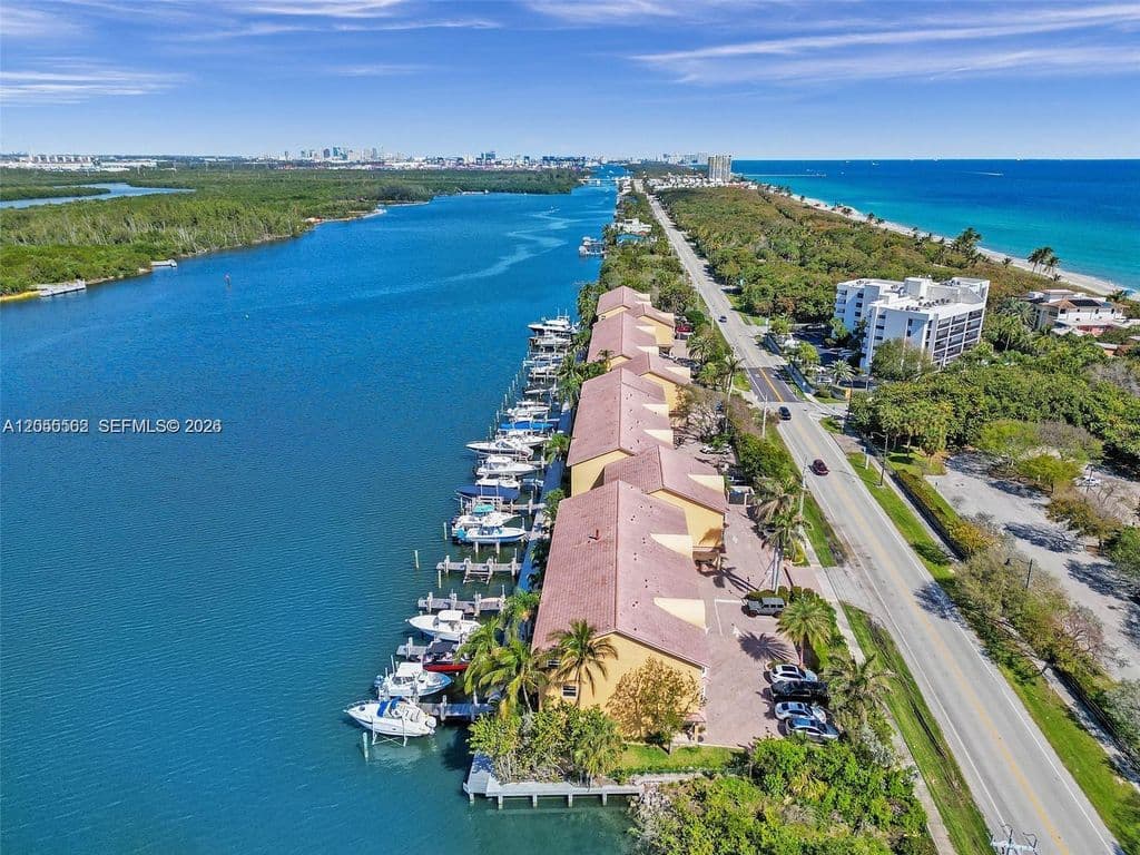 3-bedroom Property — 4234 N Ocean Dr