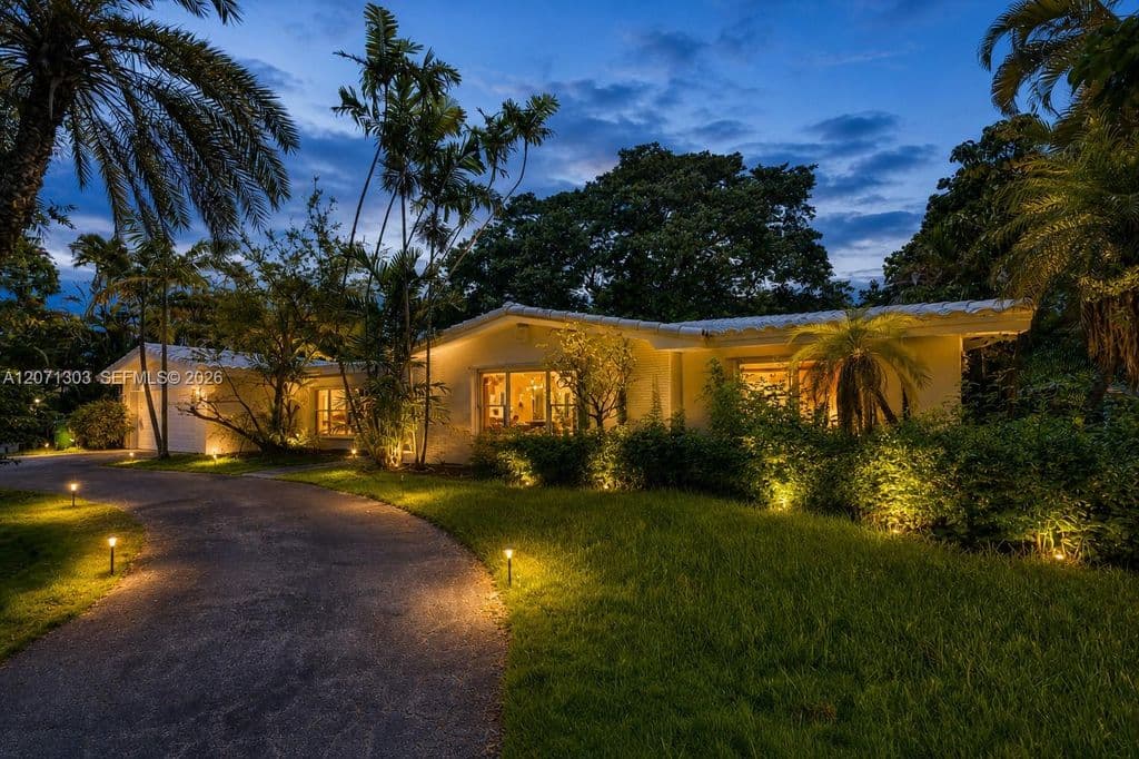 3-bedroom Single-Family Home — 11890 SW 72nd Pl