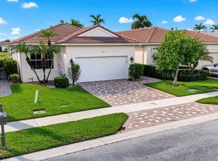 3-bedroom Single-Family Home — 206 ISLE VERDE Way, Palm Beach Gardens, 33418