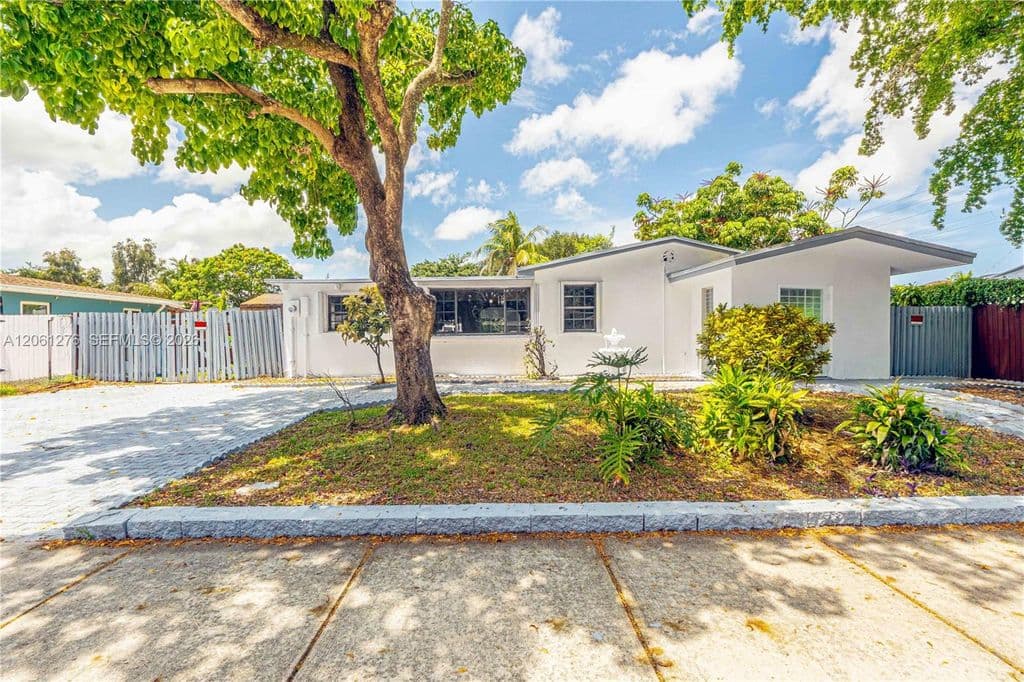 5+1 Müstakil ev — 4011 SW 32nd St