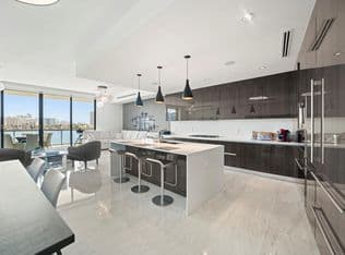3+1 Condo — 3300 NE 188th St APT 414, Aventura, 33180