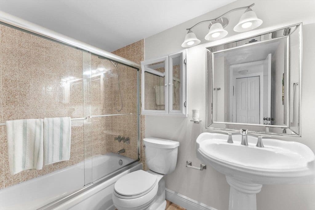 2-bedroom Condo — 421 Pine Glen Lane #A2