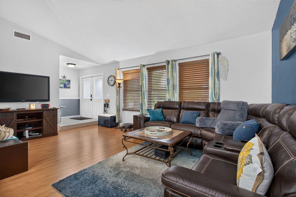 4+1 Müstakil ev — 8751 NW 19th Street