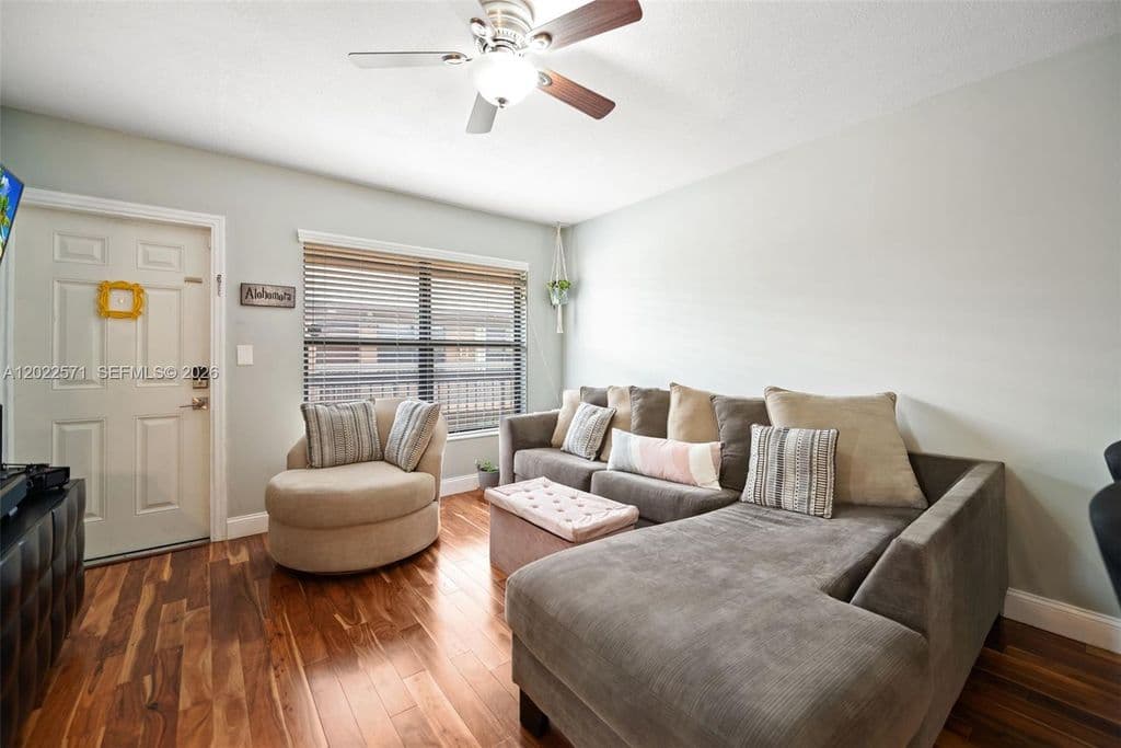 2-bedroom Condo — 10049 Winding Lake Rd APT 202