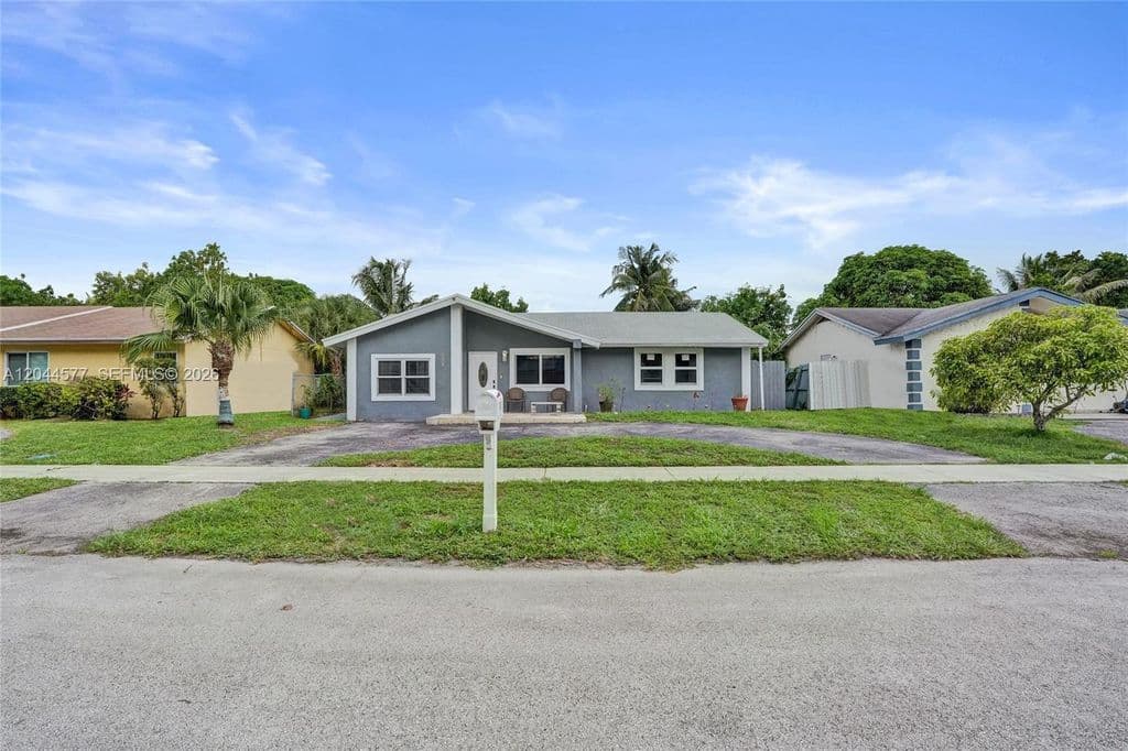 4+1 Müstakil ev — 7812 SW 7th Pl