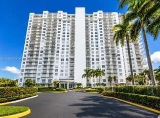 1-bedroom Condo — 2801 NE 183rd St APT 508W, Aventura, 33160