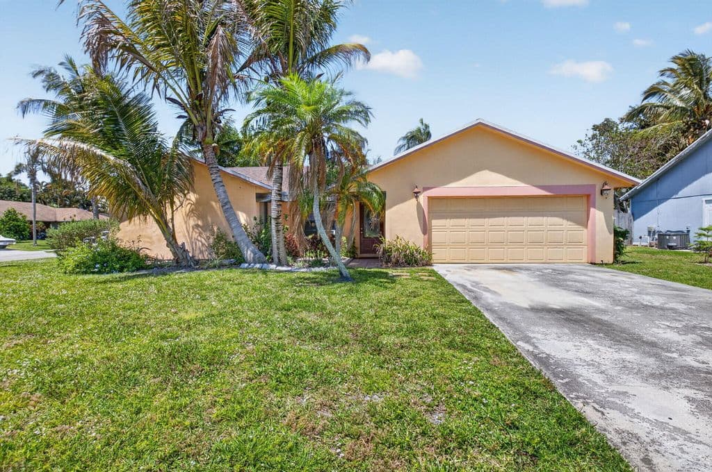 4-bedroom Single-Family Home — 9389 Longmeadow Circle