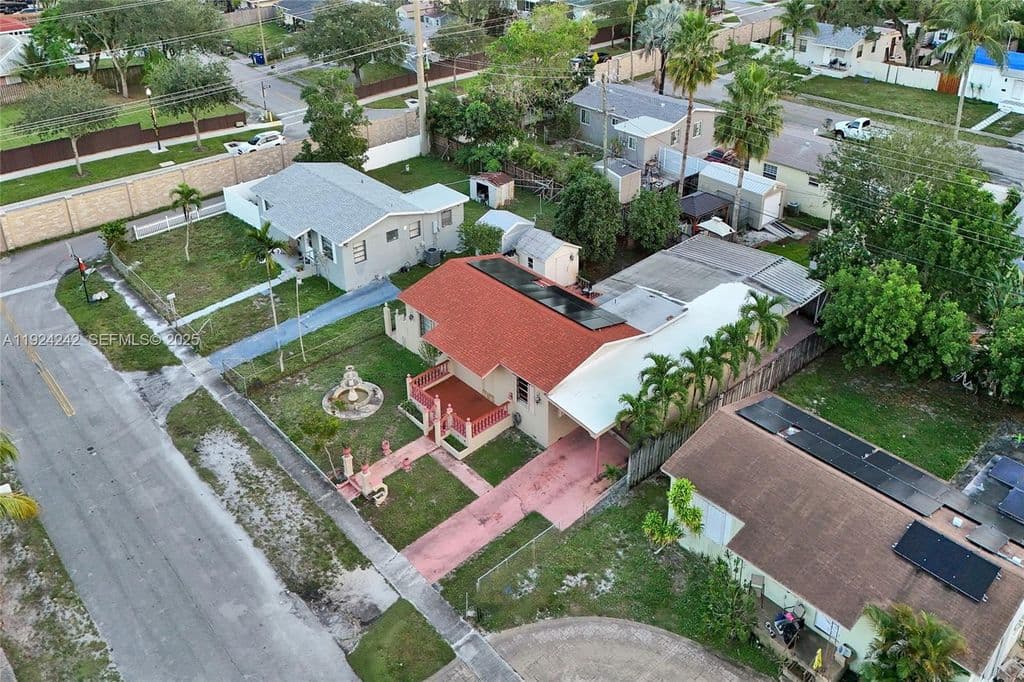 4+1 Müstakil ev — 6404 Evans St