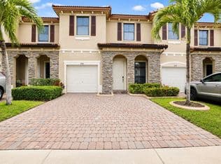 4+1 Townhouse — 7146 SW 163rd Ave, Miami, 33193