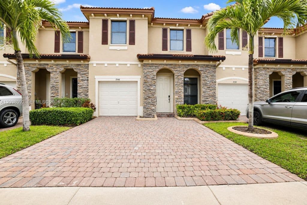 4+1 Mülk — 7146 SW 163rd Ave