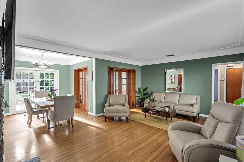 2+1 Müstakil ev — 21 SW 59th Ave