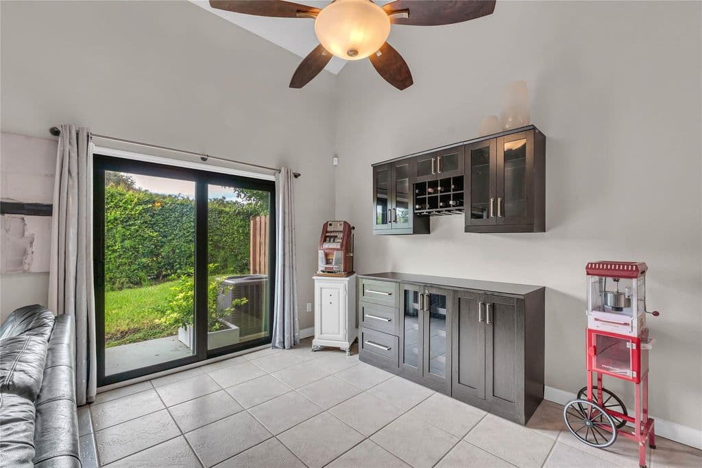 2+1 Mülk — 4165 S PINE ISLAND Road #4165