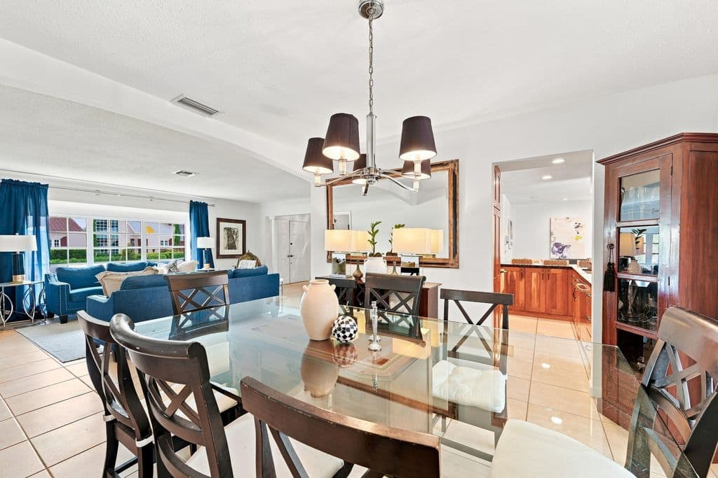 5+1 Müstakil ev — 3315 NE 42nd Court
